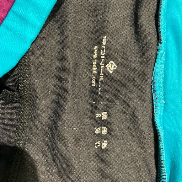 Women’s exercise crops - Picture 6 of 8